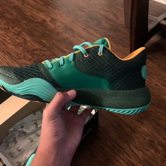 COPY - BRAND NEW UNDER ARMOUR SHOES - Picture 5 of 11